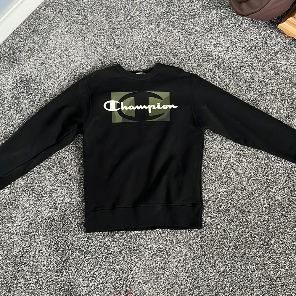 Champion Sweatshirt, Size small men’s, Camo